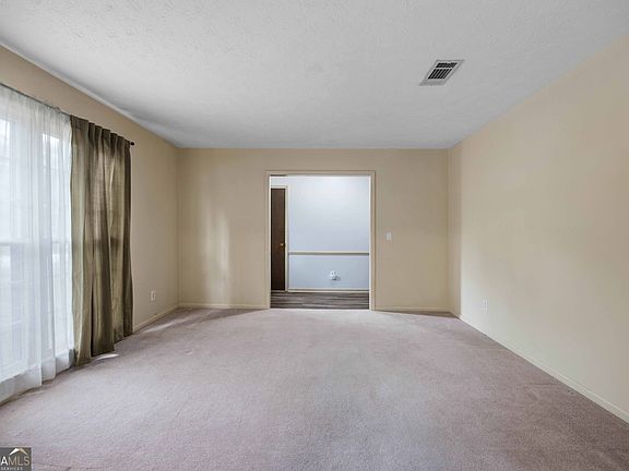 5th image of 5106 Willowbrook Dr