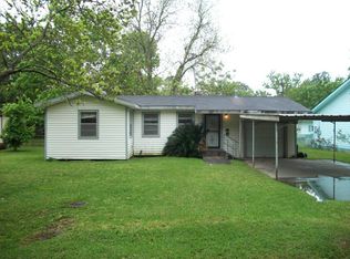 712 Akers St, Angleton, TX 77515