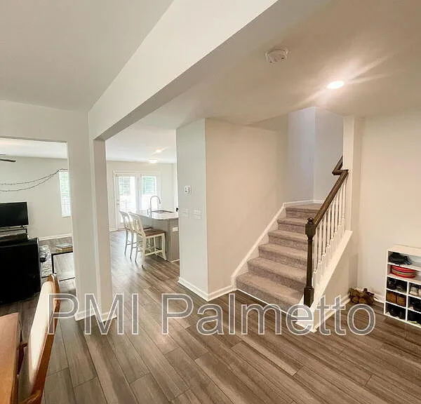 633 Wooster Dr — Photo 9