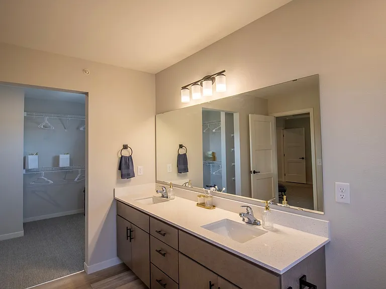 Gateway Court Townhomes — Photo 27