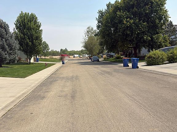 4th image of 3183 S Jupiter Ave