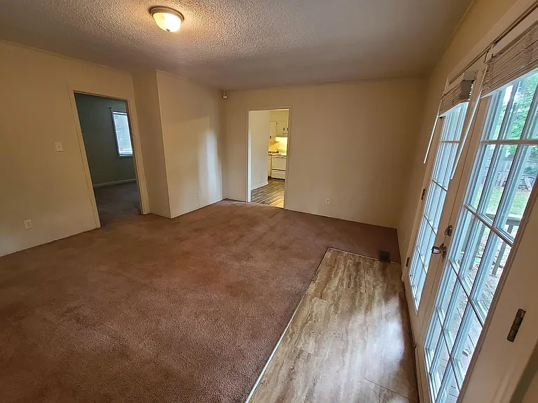 612 Platinum St — Photo 35