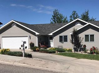 102 Treasure State Dr, Great Falls, MT 59404