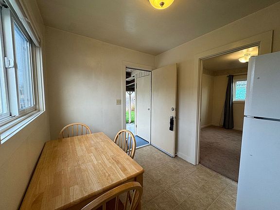 5th image of 3303 E St
