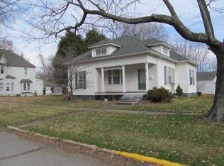 1107 N Main St, Bridgeport, IL 62417