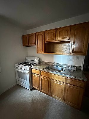 2nd image of 88-35 164th St #6FF