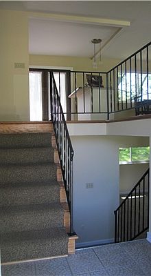2nd image of 552 Crestgrove Ave
