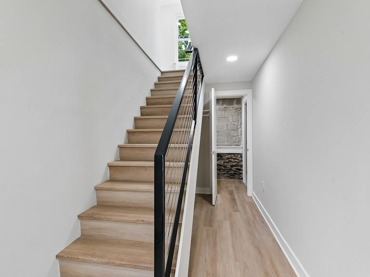 3 bed, 1500 sqft, $2,890 — Photo 3