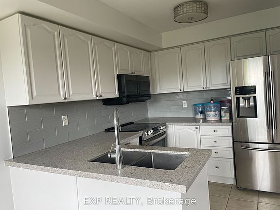 2nd image of 1036 Southport Dr