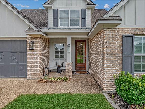 2nd image of 4417 Odell Ln