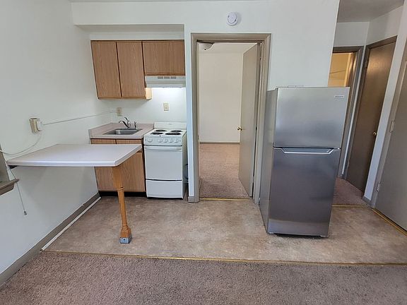 5th image of 135 E Johnson St #17665171