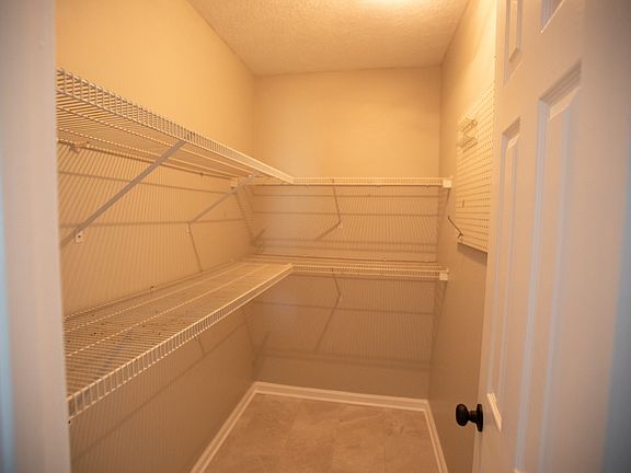 4th image of 1805 Pointe Ct