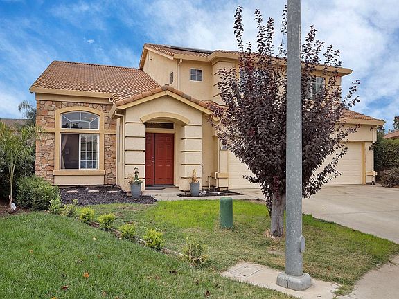 2nd image of 9809 Noemi Ct