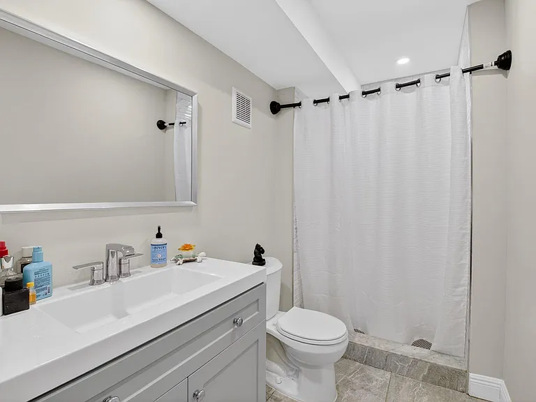 480 NW 20th St #205 — Photo 13