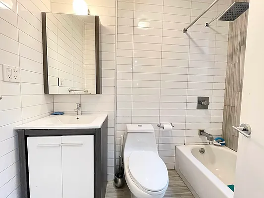 Rented by Bruma Realty LLC | media 9