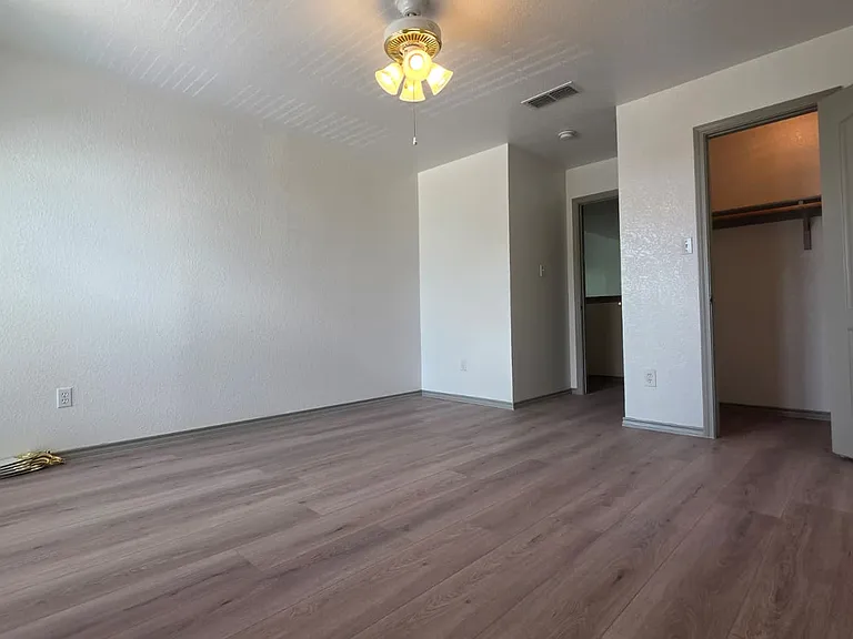 room 1 pic 2
