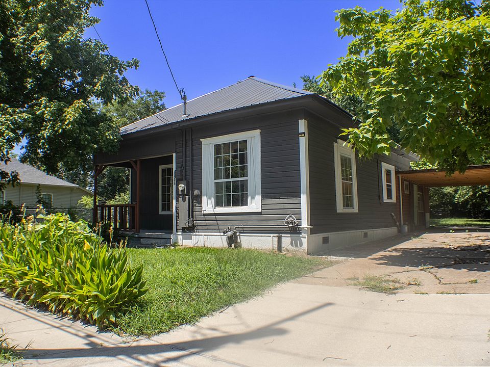1st image of 1106 6th St SE