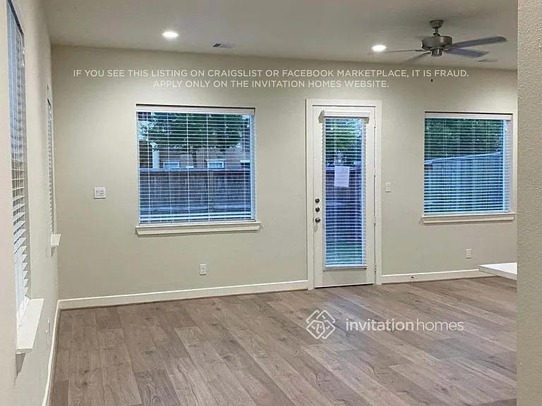 10518 Executive Lake Dr — Photo 2