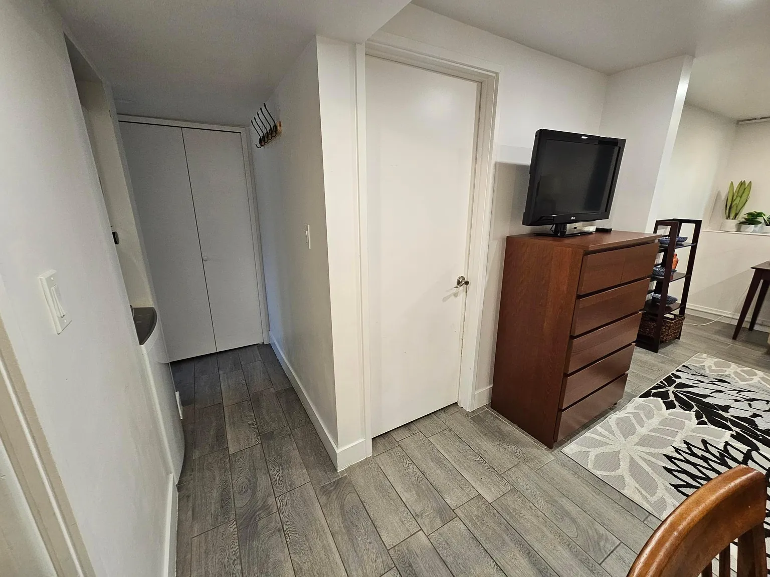3624 E Bates Ave — Photo 3