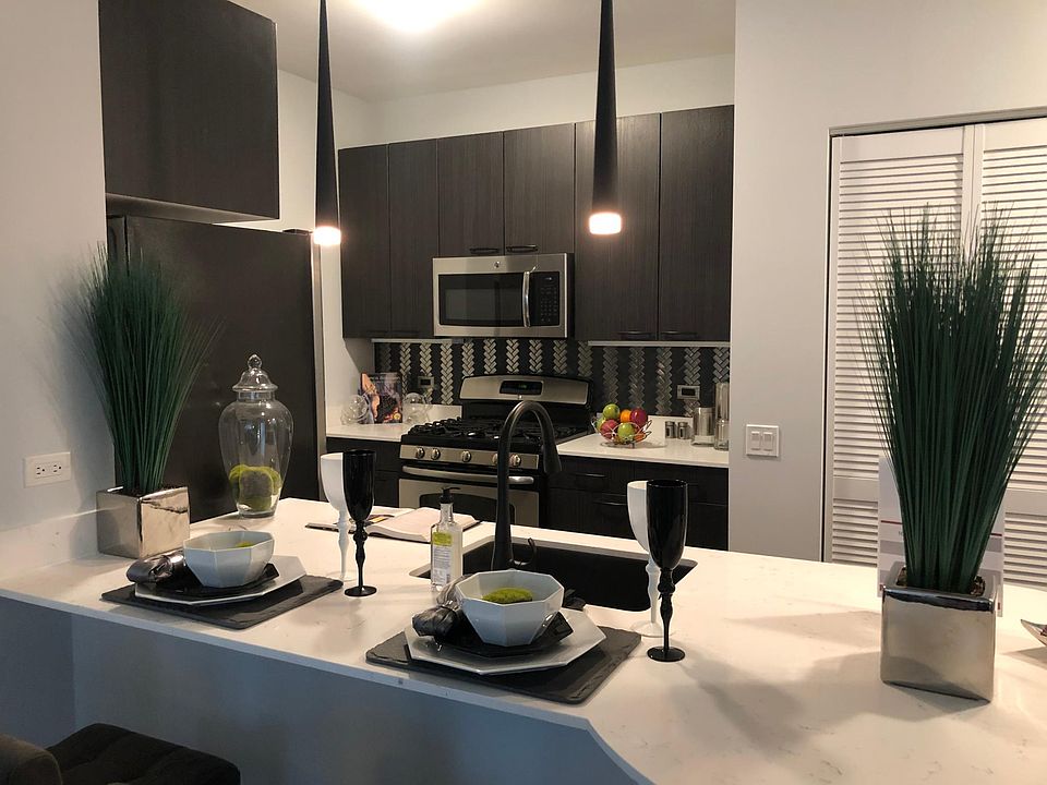 1st image of 9 W Washington St #1203