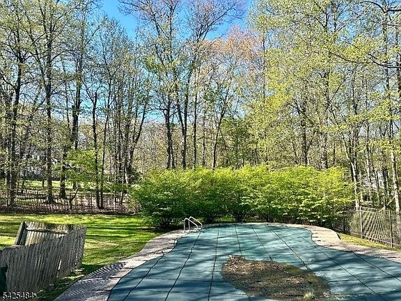 5th image of 60 Meadowlark Drive