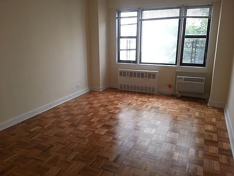 2nd image of 14026 Franklin Ave APT 5G