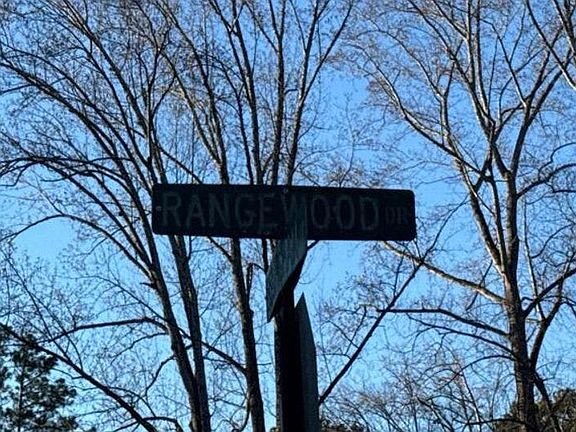 2nd image of 2798 Rangewood Dr NE