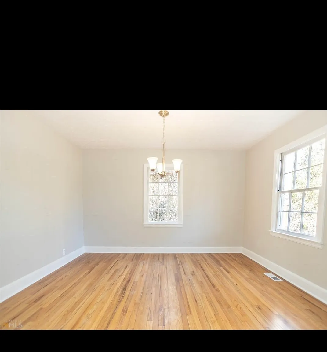 4637 Hendrix Dr — Photo 3