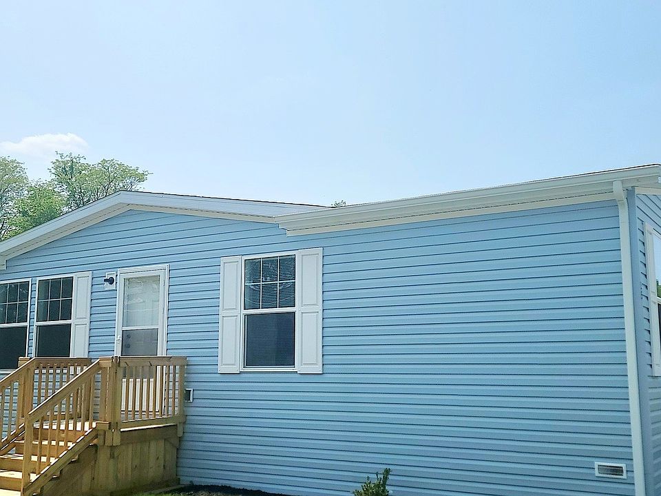 1st image of 400 The Willows #9BBYFI
