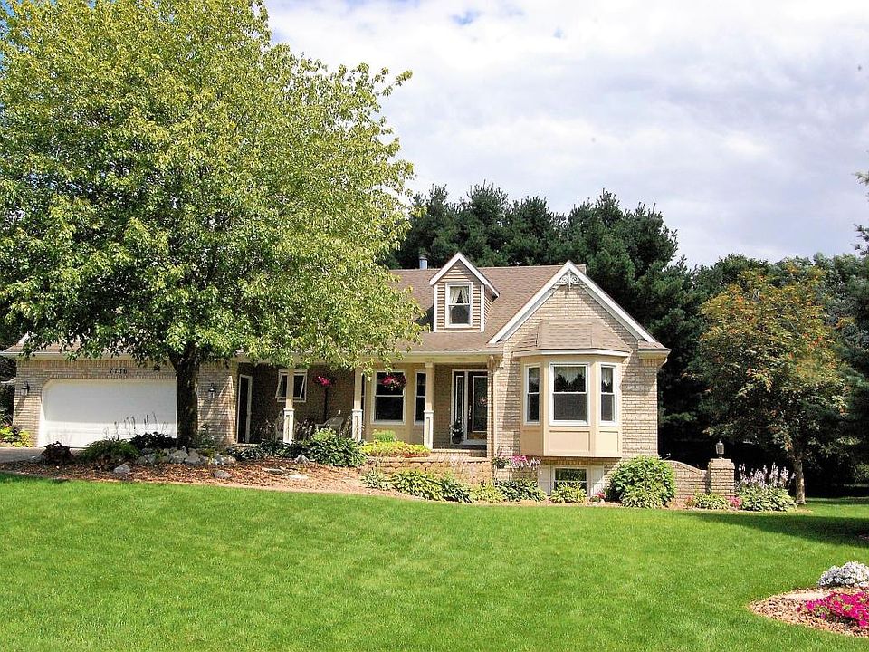 1st image of 7716 Hidden Lake Dr