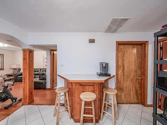 2nd image of 2521 W Berwyn Ave #B