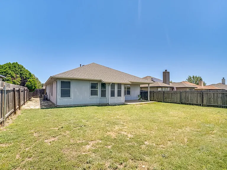 1013 Lantana Ln — Photo 19