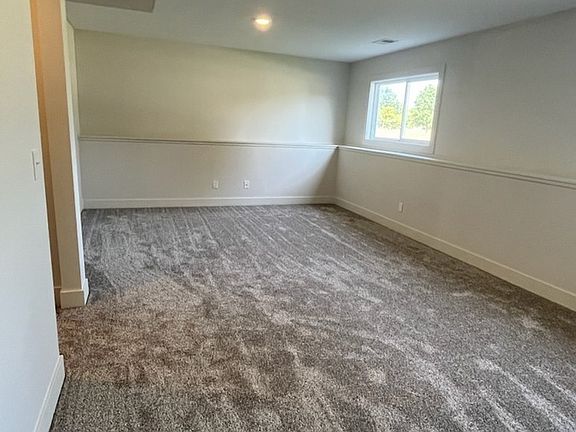 5th image of 3212 Babylon Rd