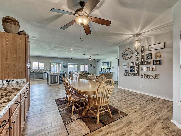 5th image of 1085 E San Carlos Way