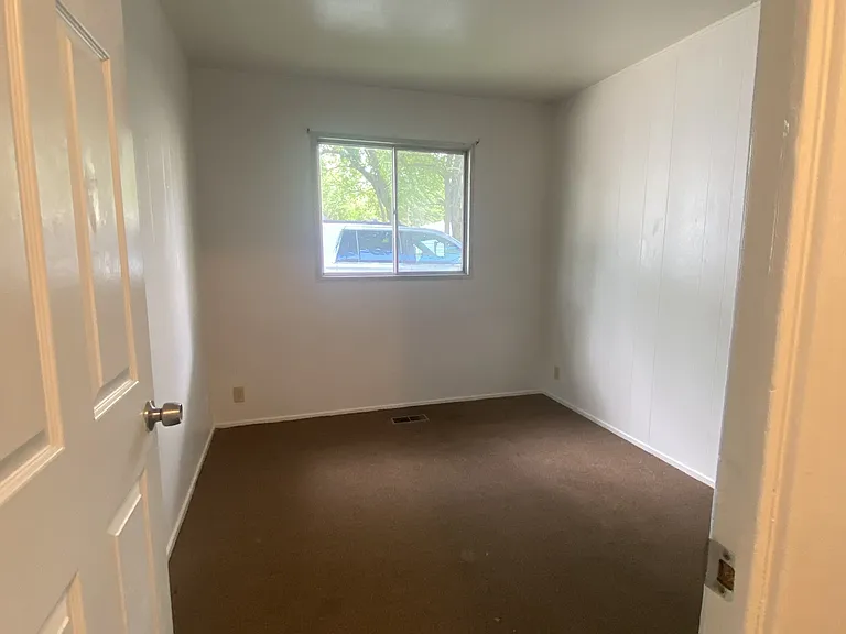 4052 Hill Ave — Photo 11