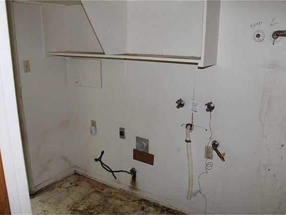 4th image of 6231 Dumfries Dr