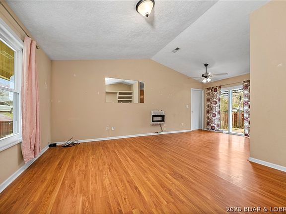 4th image of 46 Cottage Ct