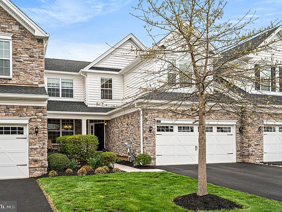2nd image of 334 Wheat Sheaf Way