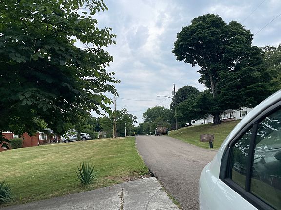 4th image of 5015 Spring Valley Dr