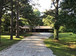 406 E Crawford St, Gentry, AR 72734