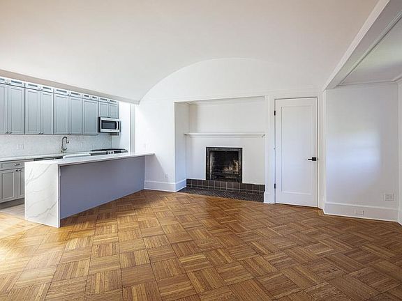 3rd image of 11 Montgomery Pl APT 5