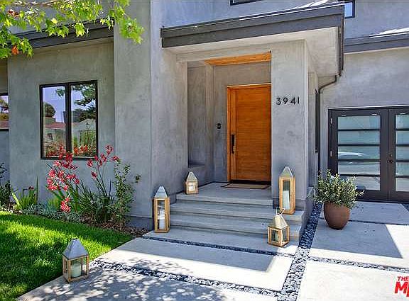 3rd image of 3941 Lyceum Ave