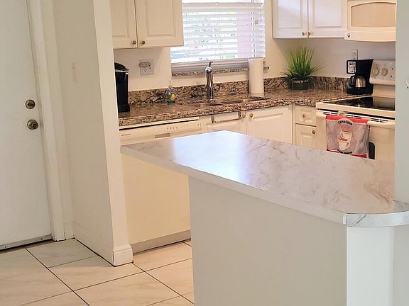 4th image of 2801 N Pine Island Road #204