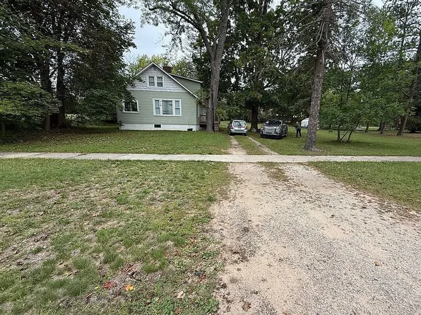 410 S Cherry St, Kalkaska, MI 49646