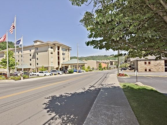 3rd image of 513 McCarter Rd APT 4S