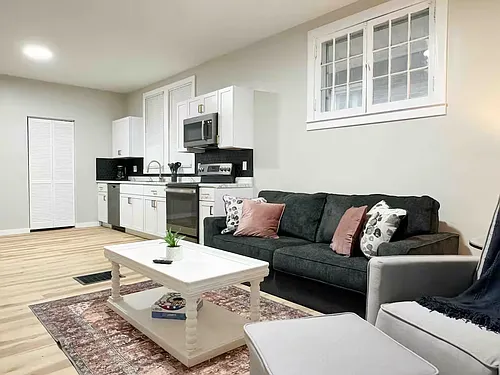 1520 Howard St Photo 1
