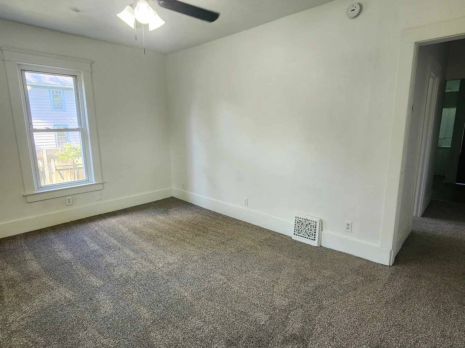 4 bed, $1,150 — Photo 2