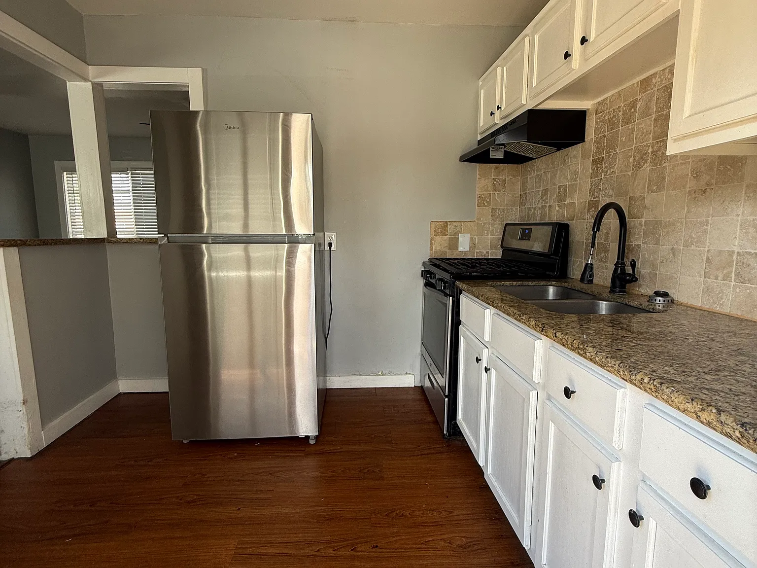 2105 S College Ave — Photo 2