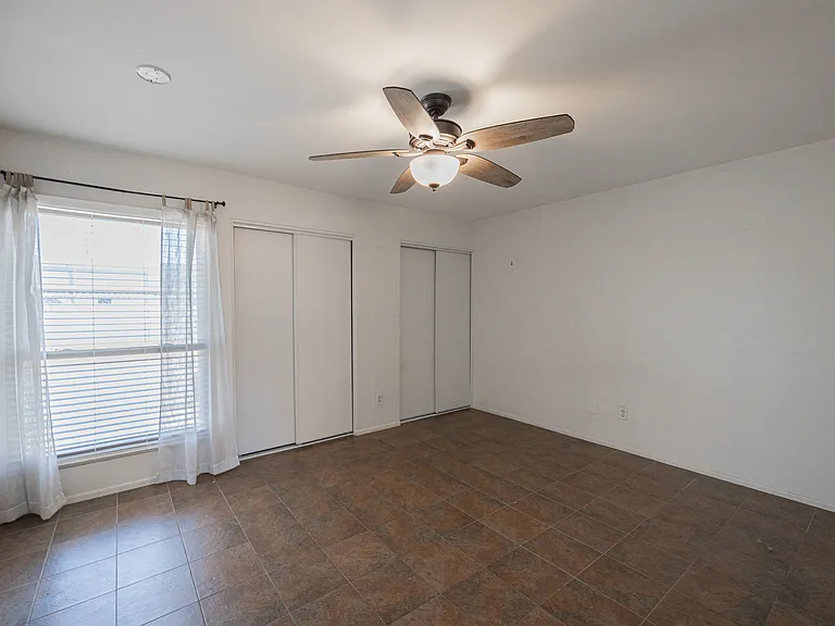 6008 W Augusta Ave — Photo 14