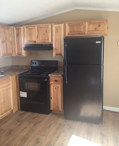2nd image of 90 Peach St
